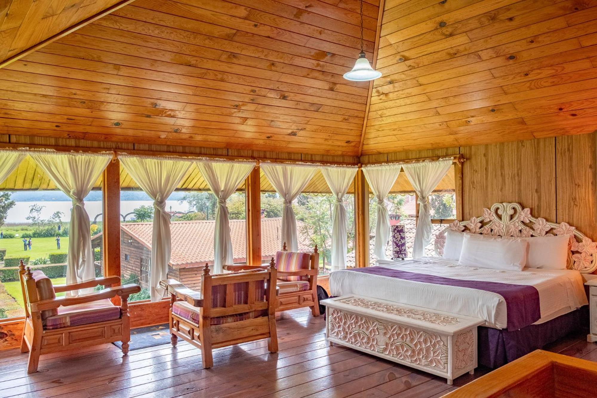 Zirahuen Forest And Resort Екстериор снимка