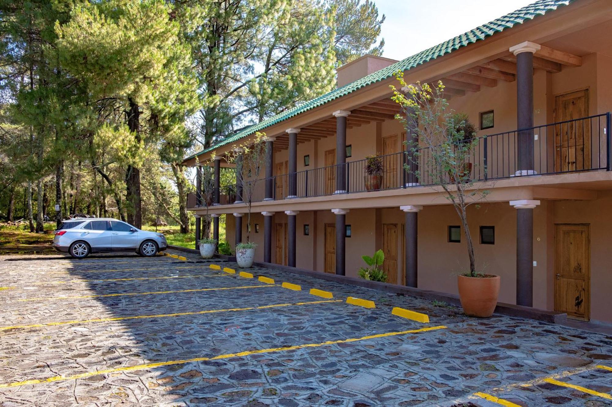Zirahuen Forest And Resort Екстериор снимка
