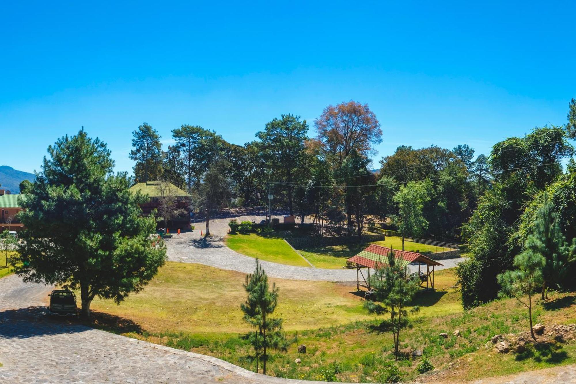 Zirahuen Forest And Resort Екстериор снимка