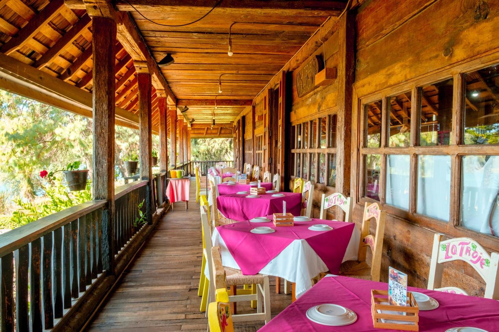 Zirahuen Forest And Resort Екстериор снимка